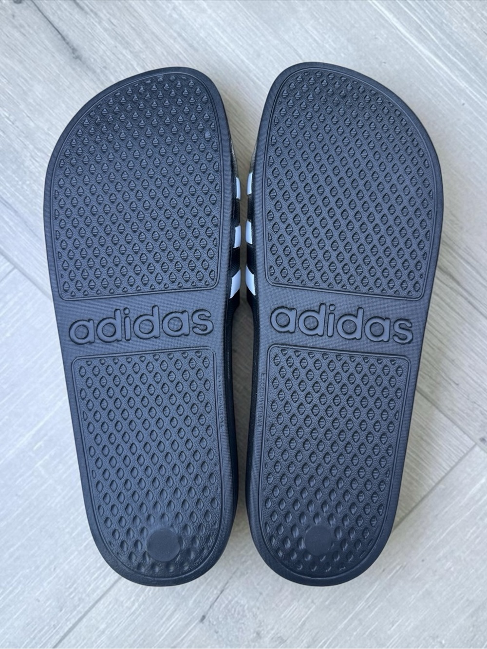 NWOT Adidas Men’s Black White Slide Sandals! Size 11! - Picture 6 of 8